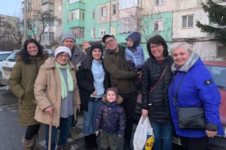 Bethel Alumni Welcome Ukrainian Refugees in Romania and Poland
