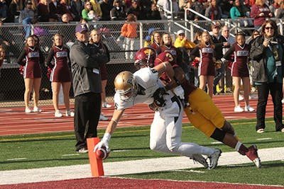 Royals Hold On To Beat Cougars 24-23 in NCAA Playoffs