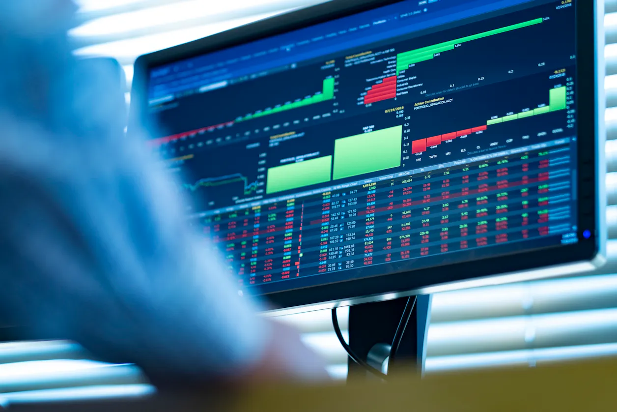 Student Fund Outperforms Early Benchmarks