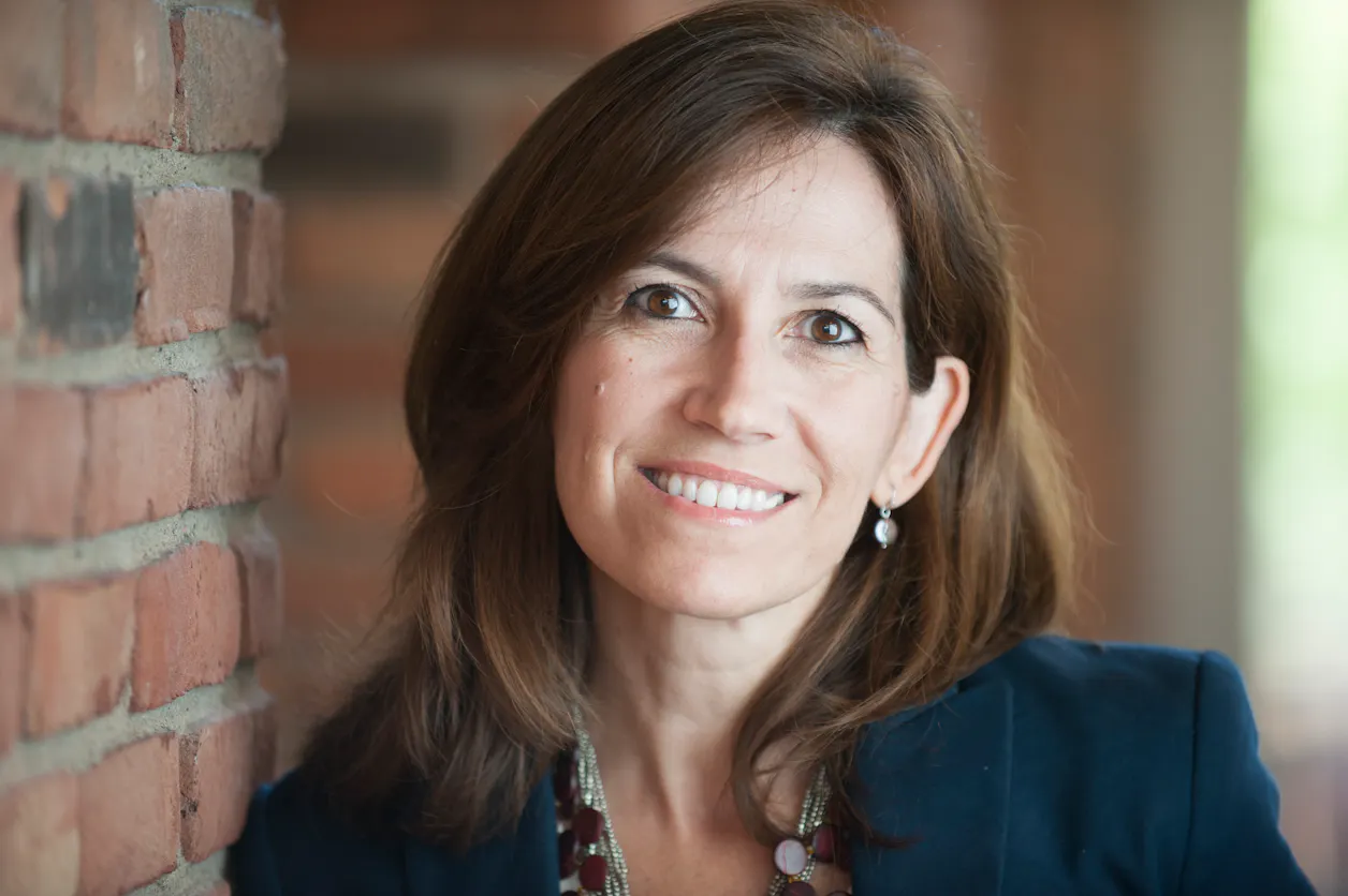 Bethel professor, student, and St. Paul therapist, Cristina Plaza Ruiz GS'15