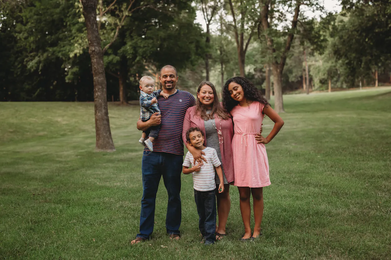 Kendall Davis with her husband Derrick, sons Camden and Kasen, and step-daughter Veronica. Photo by Sparrow & Crown Photography. 