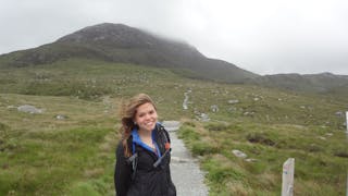 Emmy Inwards '18 studied abroad in Ireland during her junior year at Bethel. She currently works as an emergency department scribe as she prepares to start medical school. 