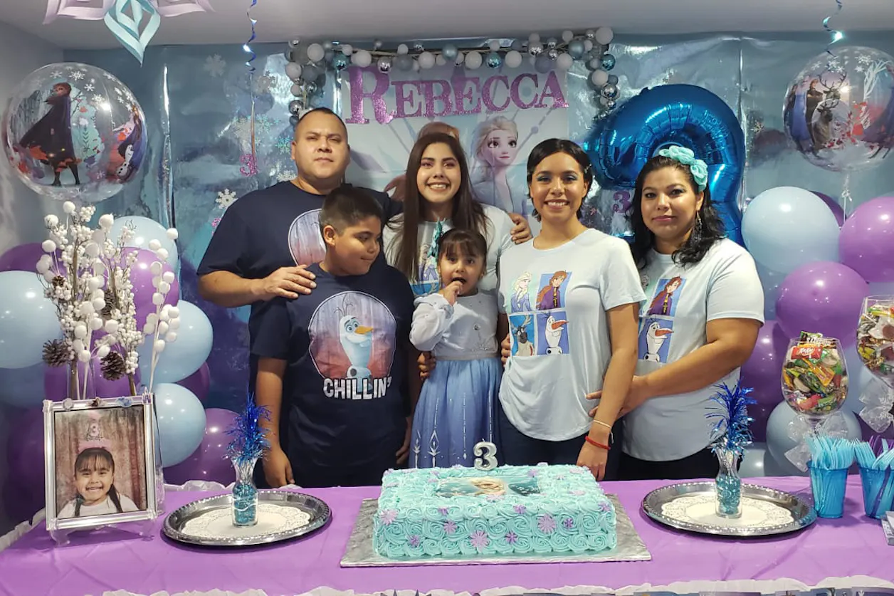 Diba Domínguez with her family.