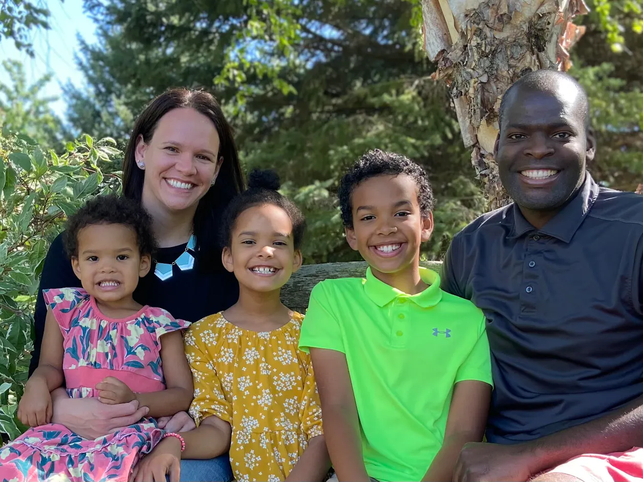 Munyaradzi Chimukangara ’06 with his wife, Nichole '06, GS'09, and their three children.