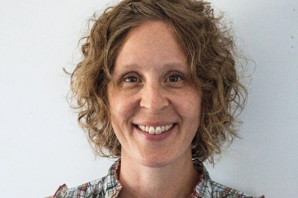 Ruth (Tank) Pszwaro ’98 graduated from Bethel with her B.A. in English Literature and Writing and minors in art and theology. She currently works as the artistic director at the Grand Marias Art Colony.