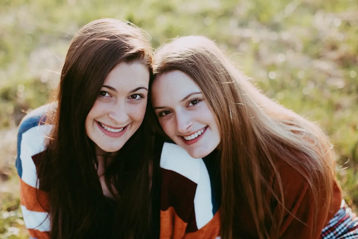Izzy ’24 and Chloe Smith ’24 