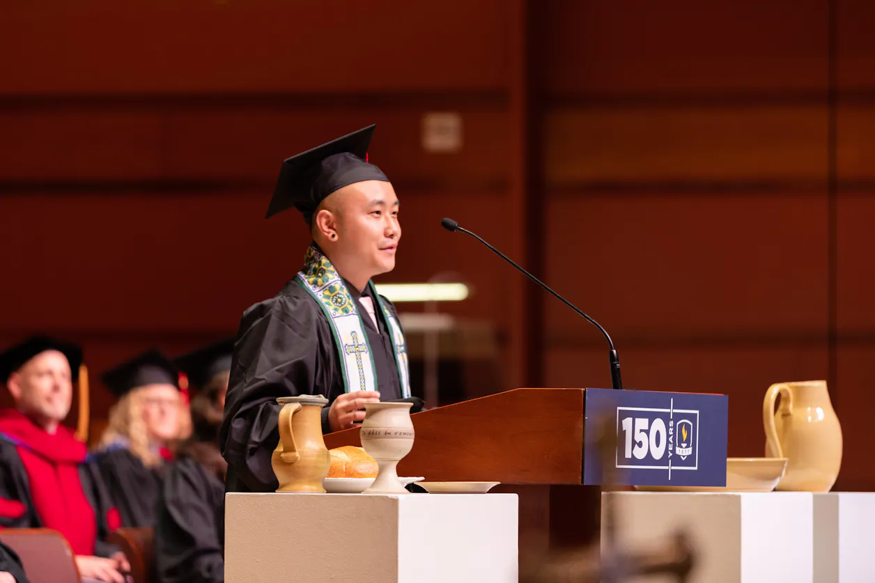 Bethel Seminary’s 2022 graduates gathered together to celebrate in Benson Great Hall on Saturday, May 21. 