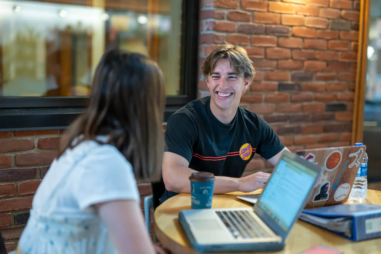 The Transfer Admission Guarantee creates a clear path to Bethel for community college students. 