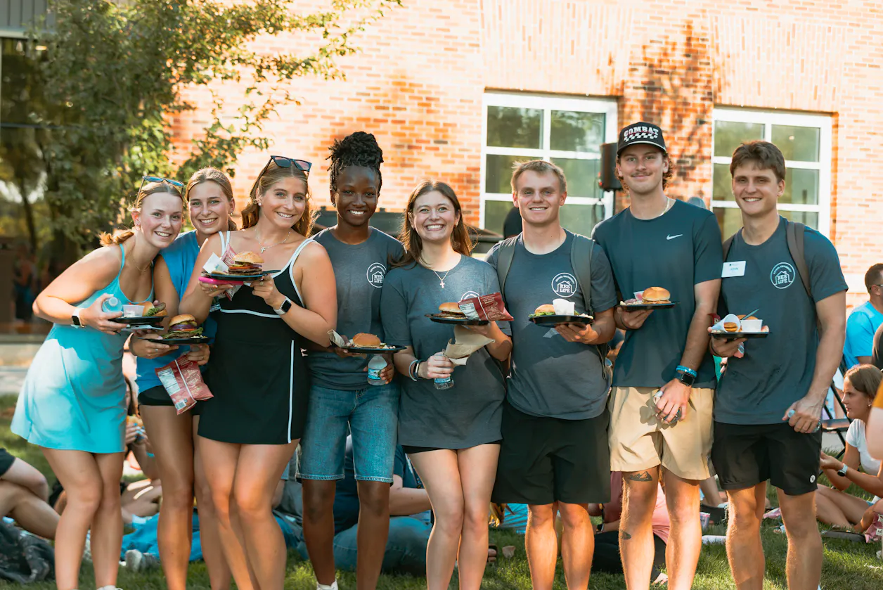 students at Welcome Week picnic