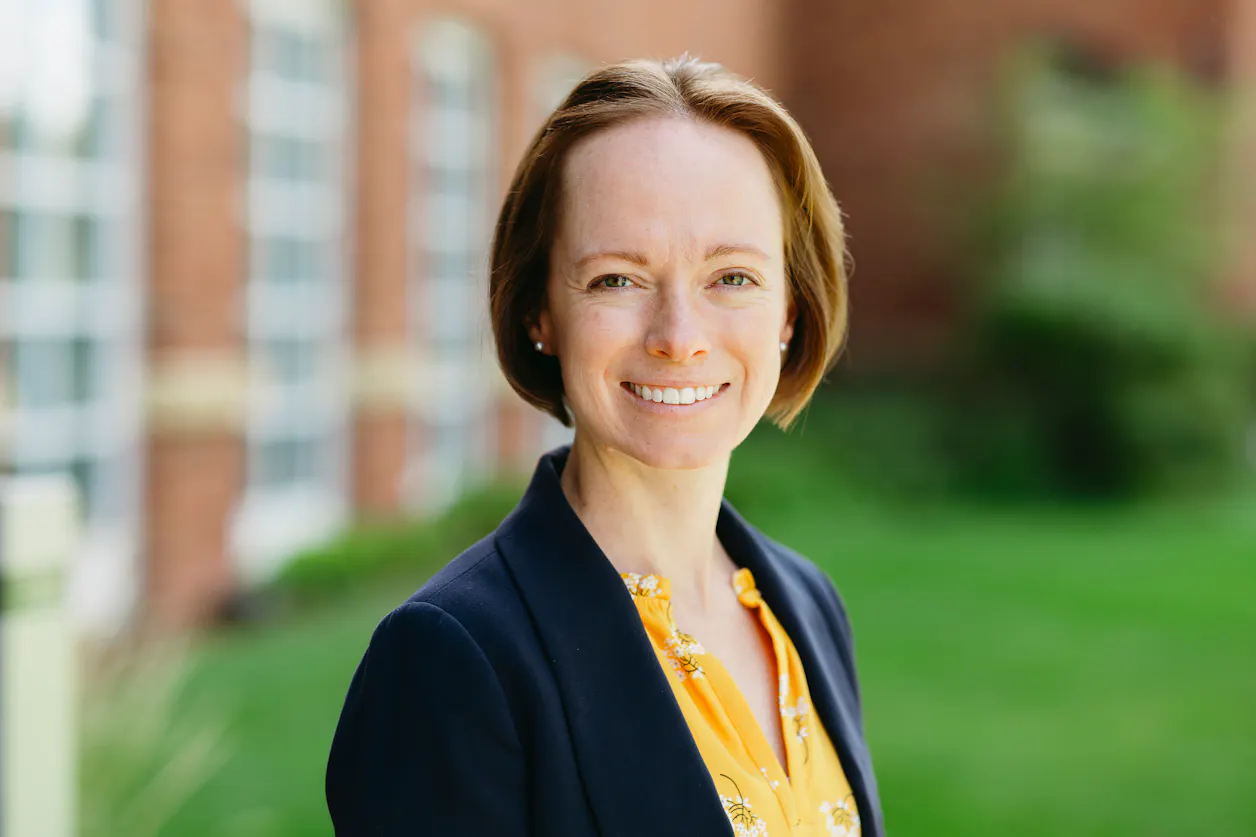 Headshot of Leah Smith